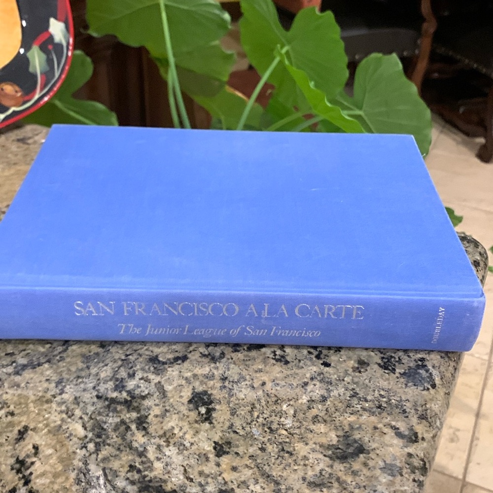 Preloved San Fransisco Ala Carte The Junior League of San Francisco Cookbook ❤️
